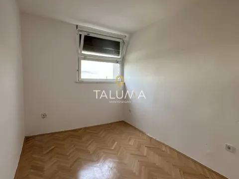 Izdavanje, dvosoban stan, 65m², Pobrežje, Podgorica - image 5