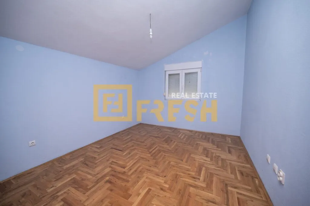 Sale, house, 204m², Rogami, Podgorica
