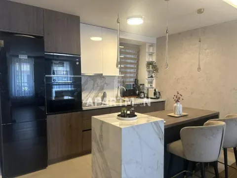 Prodaja, četvorosoban stan, 115m², Južni Bulevar, Vračar Sve Podlokacije - image 4