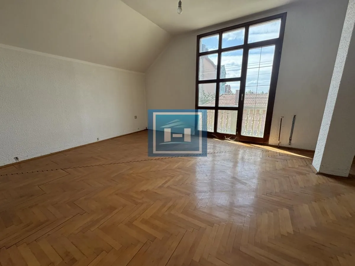 Sale, office space, 885m², Ćuprija, Srbija