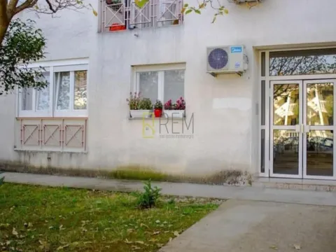 Izdavanje, jednosoban stan, 50m², Stari Aerodrom, Podgorica