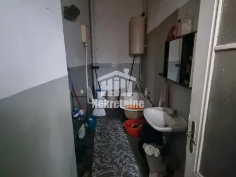 Sale, two bedroom apartment, 76m², Zemun Cara Dušana, Zemun Sve Podlokacije - image 12