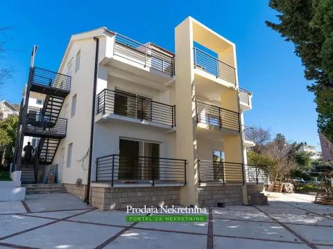 Sale, two bedroom apartment, 65m², Tivat, Crna Gora