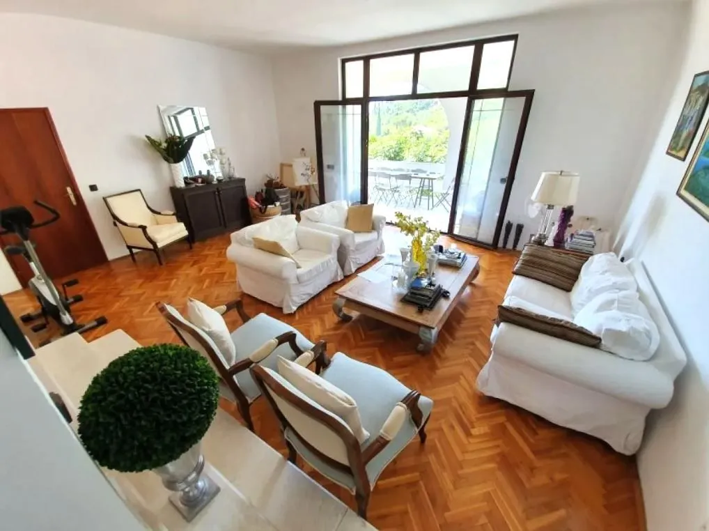 Prodaja, kuća, 225m², Tivat, Crna Gora