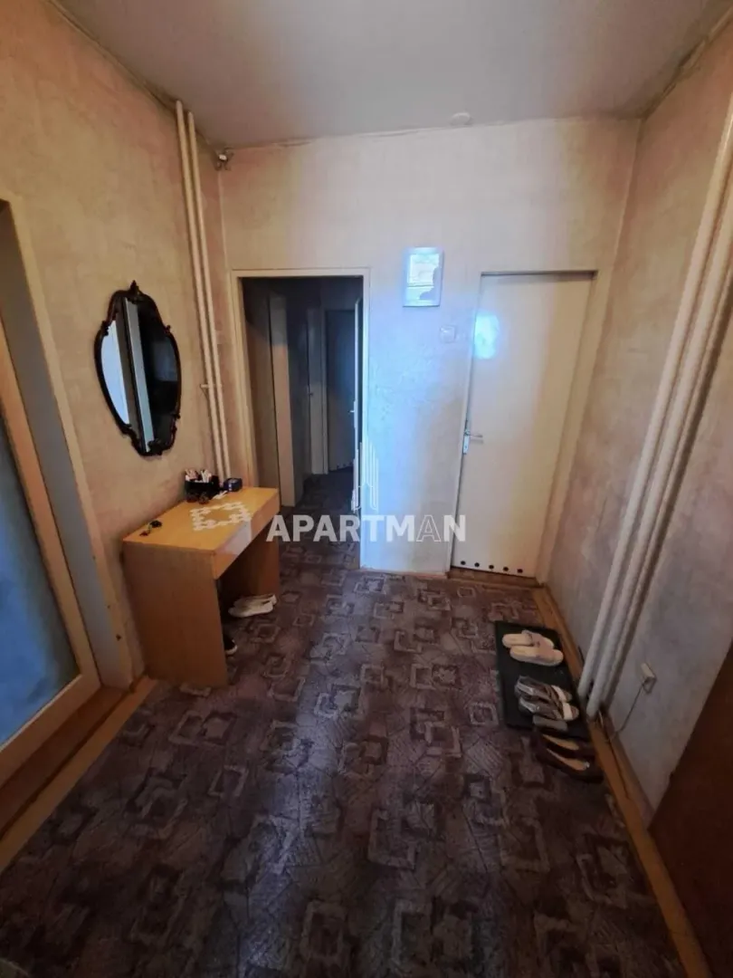 Prodaja, trosoban stan, 77m², Zemun Sve Podlokacije, Beograd