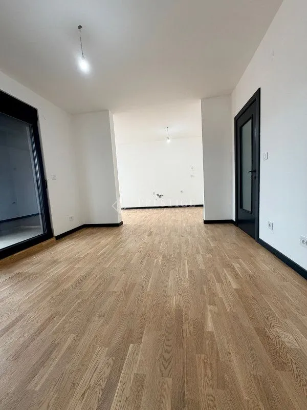 Prodaja, dvosoban stan, 88m², Gorica C, Podgorica