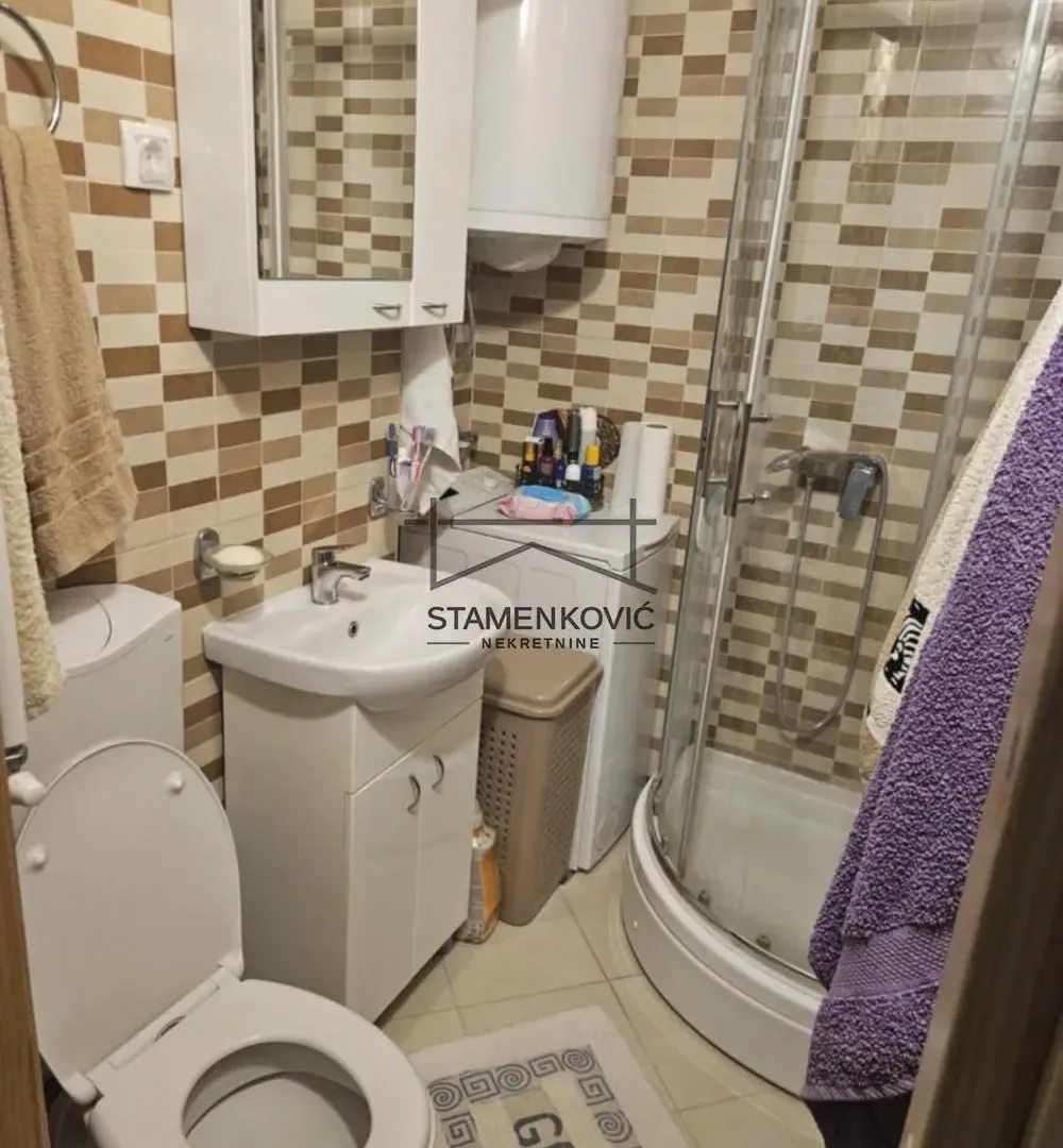 Prodaja, trosoban stan, 56m², Železnička Stanica, Novi Sad Sve Podlokacije