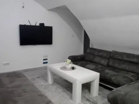 Izdavanje, dvosoban stan, 65m2, Zabjelo, Podgorica Izdavanje, dvosoban stan, 65m2, Zabjelo, Podgorica