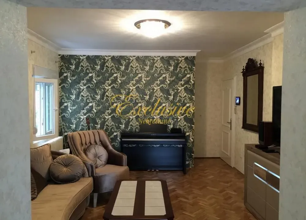 Sale, house, 365m², Čukarica, Beograd