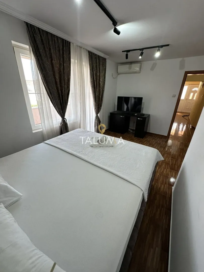 Izdavanje, stan, 200m², Gornja Gorica, Podgorica