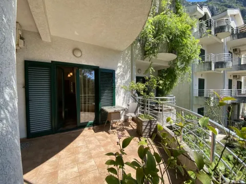 Prodaja, dvosoban stan, 90m², Risan, Kotor - image 8