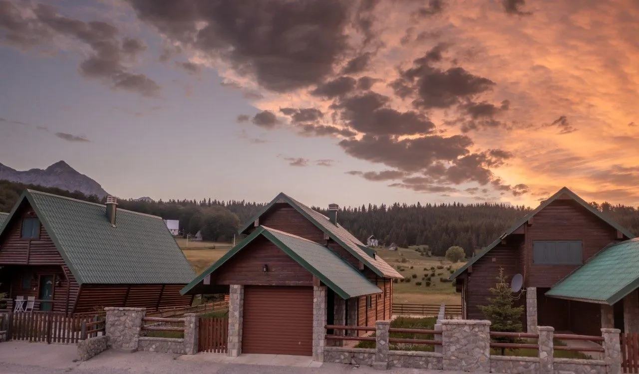 Prodaja, kuća, 300m², Motički gaj, Žabljak