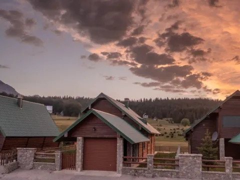 Sale, house, 300m², Motički gaj, Žabljak - image 25