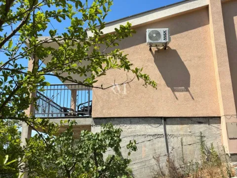 Izdavanje, kuća, 100m², Sutvara, Kotor - image 13