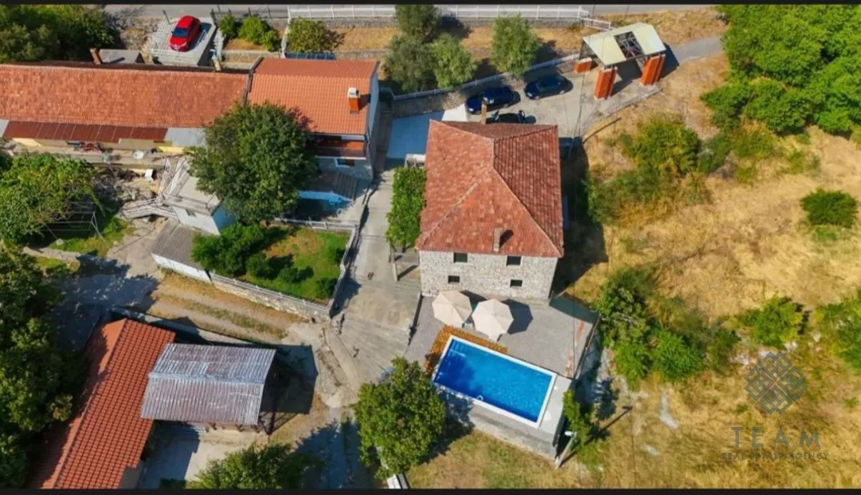 Rent, house, 120m², Zelenika, Podgorica