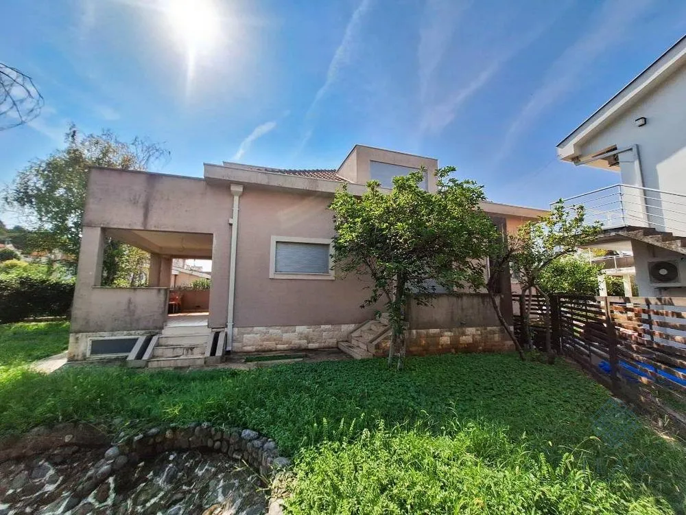 Prodaja, kuća, 228m², Dalmatinska ulica, Podgorica