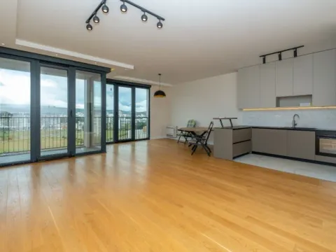 Izdavanje, trosoban stan, 127m², Preko Morače, Podgorica - image 1