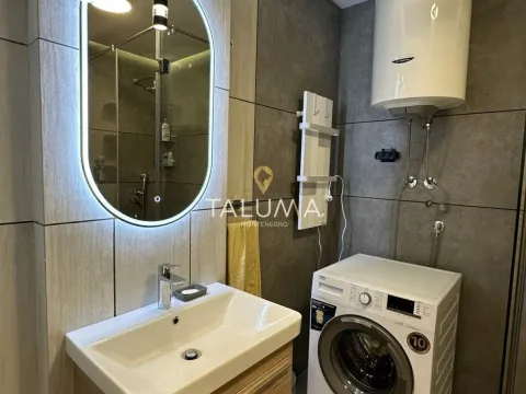 Rent, two bedroom apartment, 68m², Pobrežje, Podgorica - image 11