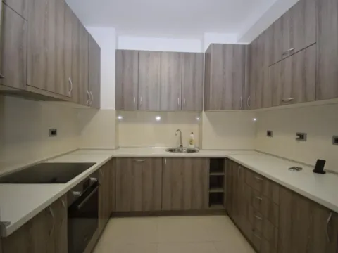 Izdavanje, trosoban stan, 130m², Centar, Podgorica - image 12