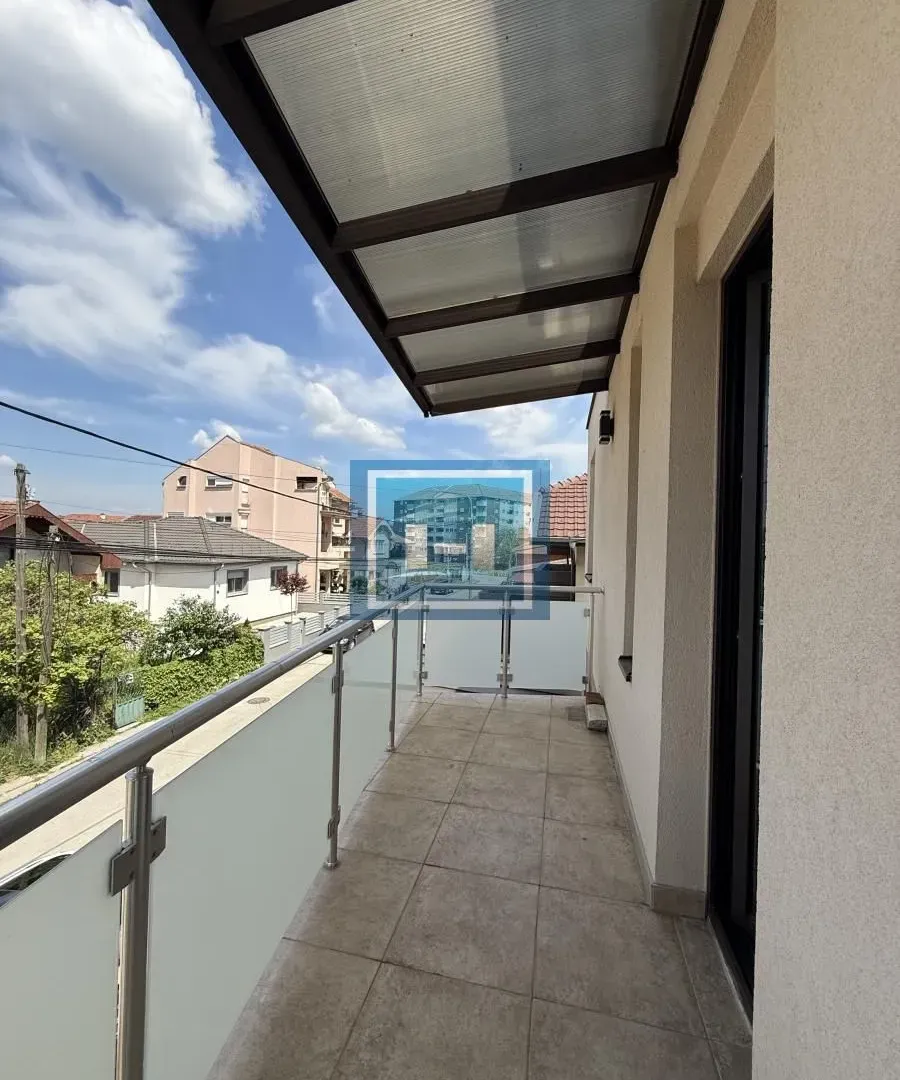 Prodaja, kuća, 240m², Centar, Jagodina