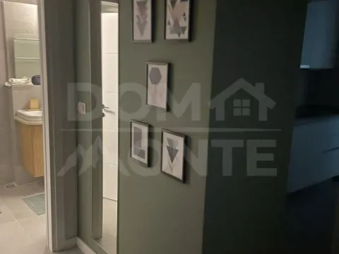 Rent, two bedroom apartment, 70m², Tivat, Crna Gora - image 4