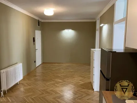 Izdavanje, trosoban stan, 80m², Vračar Sve Podlokacije, Beograd - image 3