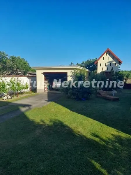 Prodaja, kuća, 194m², Šid, Srbija