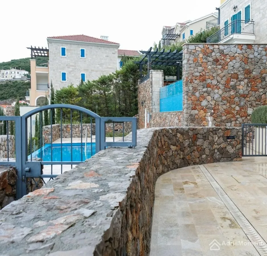 Prodaja, jednosoban stan, 67m², Luštica Bay, Tivat