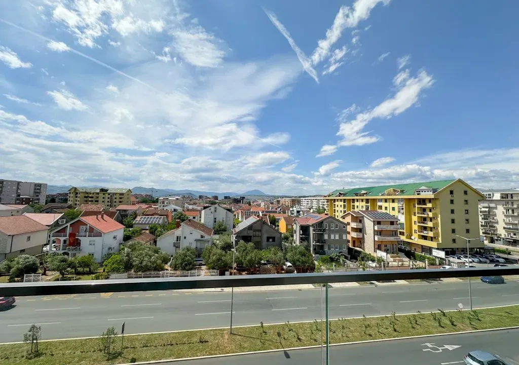 Izdavanje, jednosoban stan, 48m², Stari Aerodrom, Podgorica