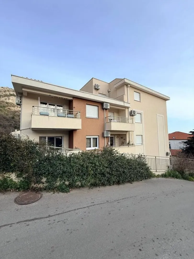 Sale, two bedroom apartment, 63m², Lazi, Budva