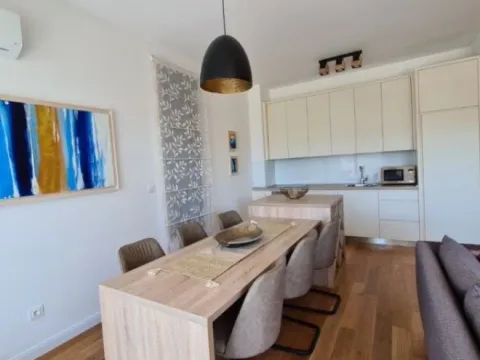 Izdavanje, trosoban stan, 95m², City Kvart, Podgorica - image 3