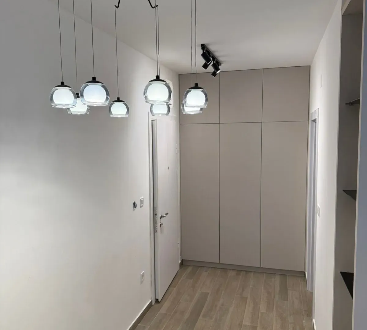 Izdavanje, jednosoban stan, 34m², Bečići, Budva