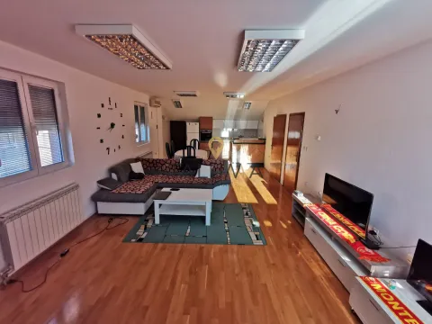 Izdavanje, kuća, 400m2, Vezirov Most, Podgorica Izdavanje, kuća, 400m2, Vezirov Most, Podgorica