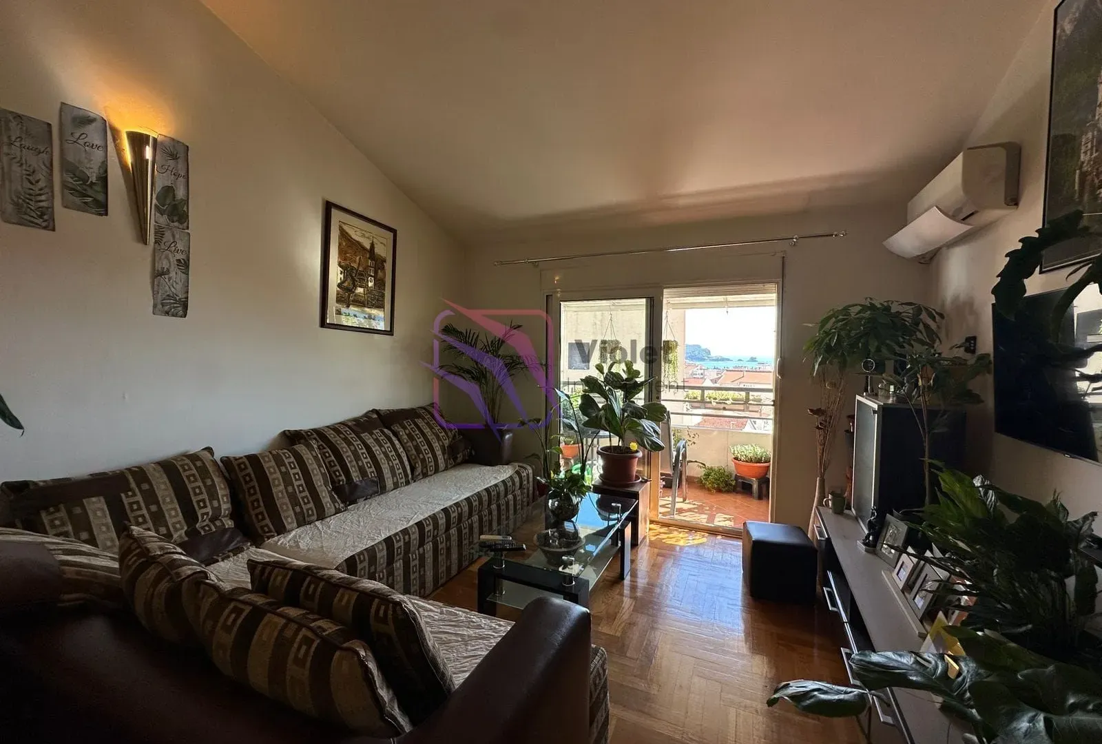Prodaja, dvosoban stan, 74m², Lazi, Budva