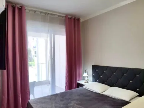 Izdavanje, jednosoban stan, 53m², Centar, Budva - image 6