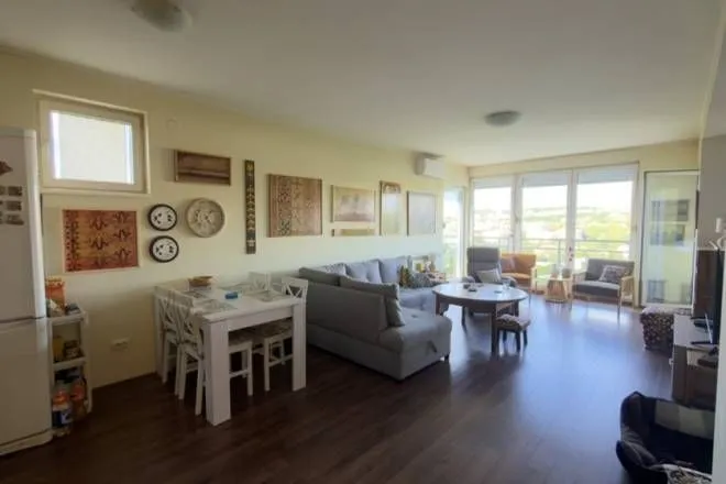 Prodaja, trosoban stan, 77m², Zvezdara Sve Podlokacije, Beograd