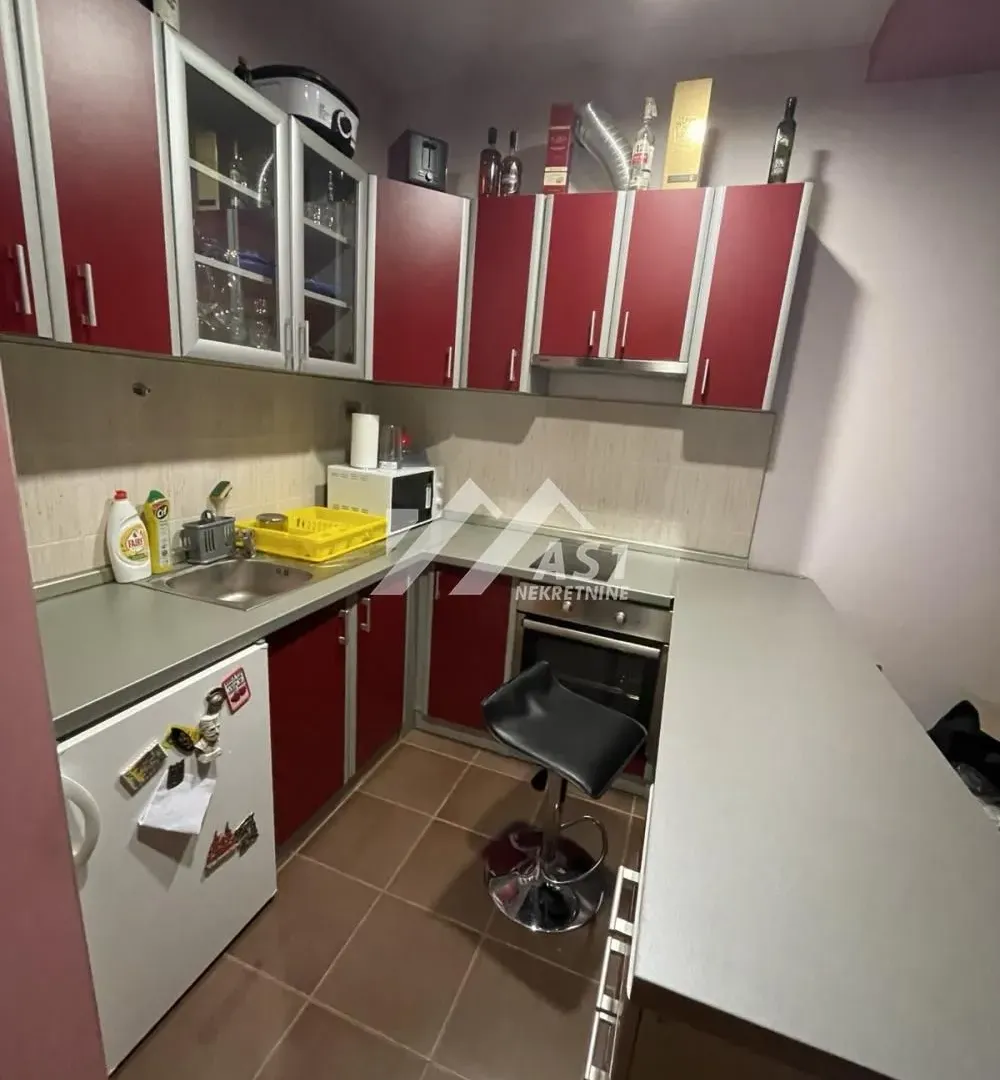 Izdavanje, dvosoban stan, 46m², Centar, Novi Sad