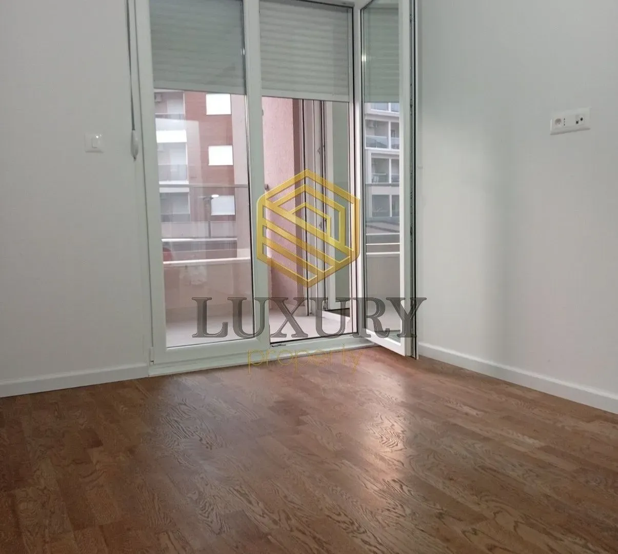 Izdavanje, jednosoban stan, 45m², Stari Aerodrom, Podgorica