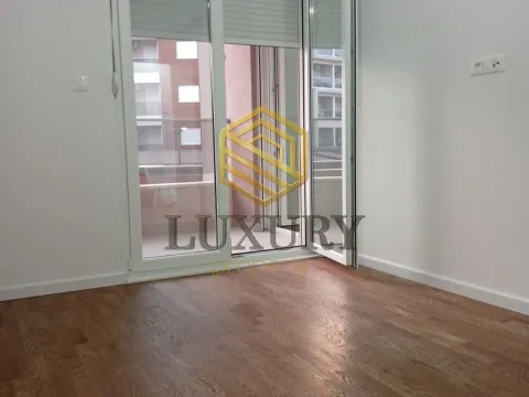 Izdavanje, jednosoban stan, 45m², Stari Aerodrom, Podgorica - image 5