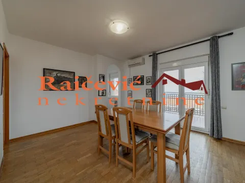 Prodaja, kuća, 263m², Vrnjačka Banja, Srbija - image 13