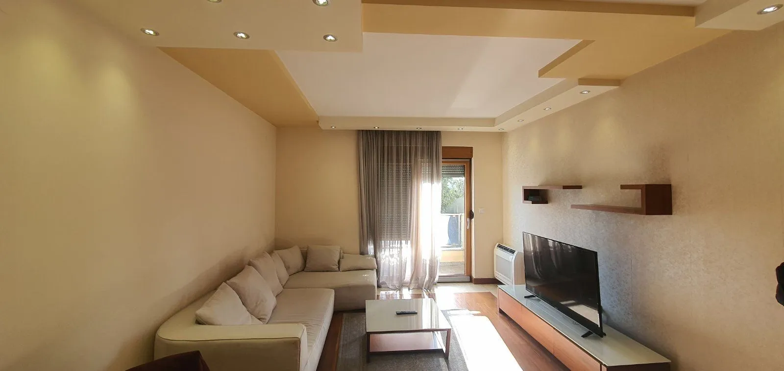 Izdavanje, jednosoban stan, 55m², Centar, Podgorica