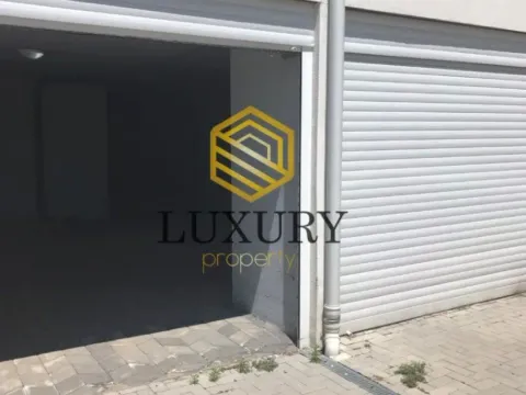 Izdavanje, poslovni prostor, 120m², Centar, Podgorica - image 3