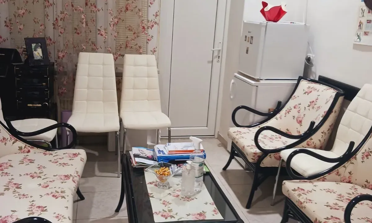 Izdavanje, poslovni prostor, 33m², Altina, Beograd