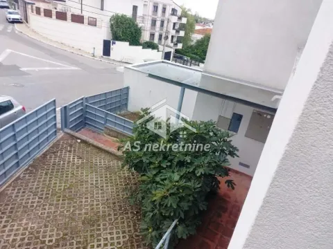 Izdavanje, kuća, 300m², Savski Venac, Beograd - image 50