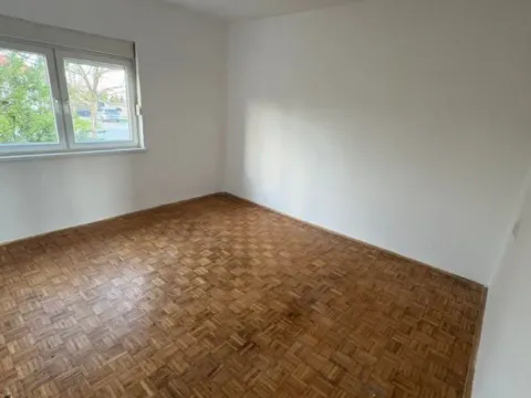 Izdavanje, trosoban stan, 80m², Zemun Ugrinovci, Zemun Sve Podlokacije - image 5