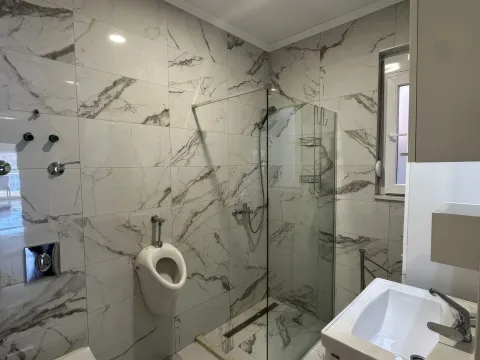 Izdavanje, trosoban stan, 120m², Kumbor, Herceg Novi - image 8
