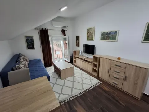 Izdavanje, garsonjera, 25m², Dalmatinska ulica, Podgorica - image 7