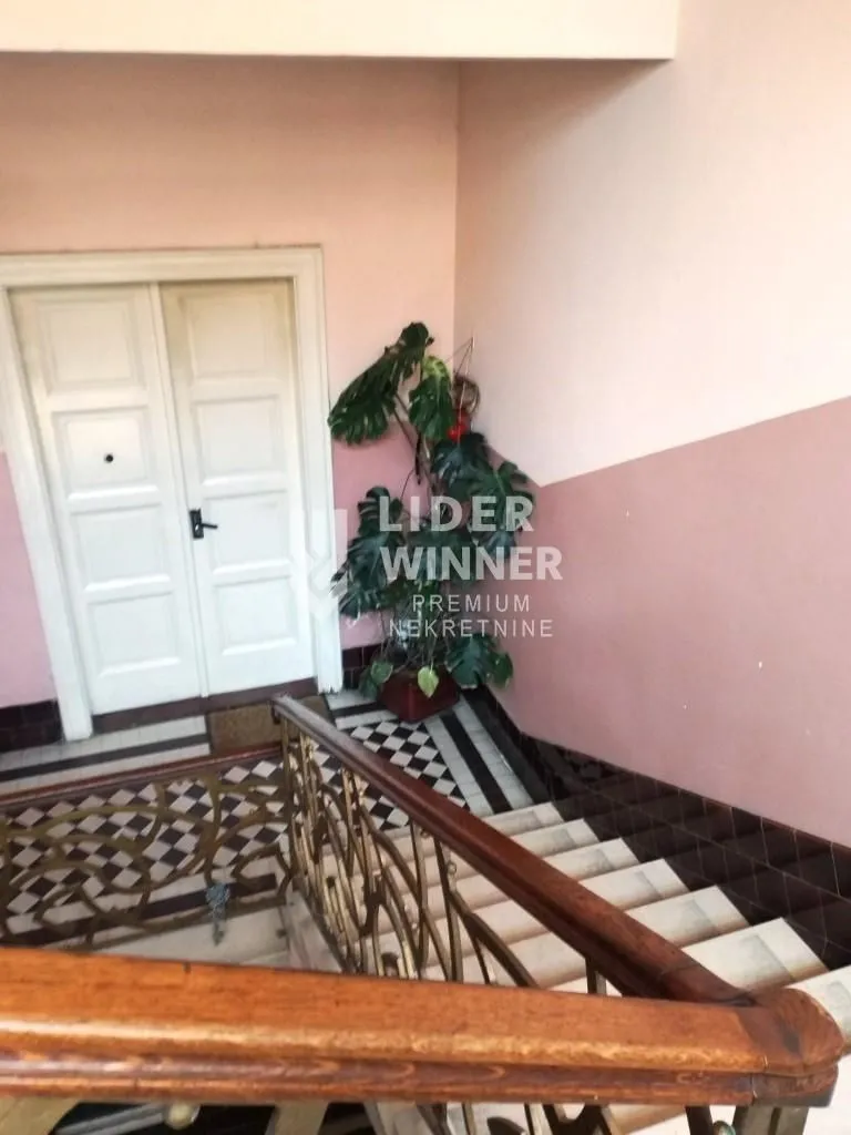 Prodaja, četvorosoban stan, 109m², Zemun Centar, Zemun Sve Podlokacije