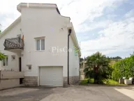 Izdavanje, kuća, 250m², Zagorič, Podgorica - image 1