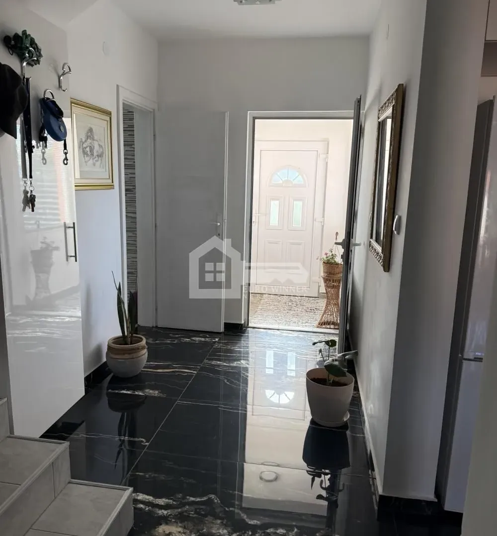 Sale, house, 191m², Ašanja, Pećinci